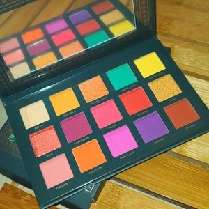 NIB Ace Beaute Nostalgia Eyeshadow Palette
